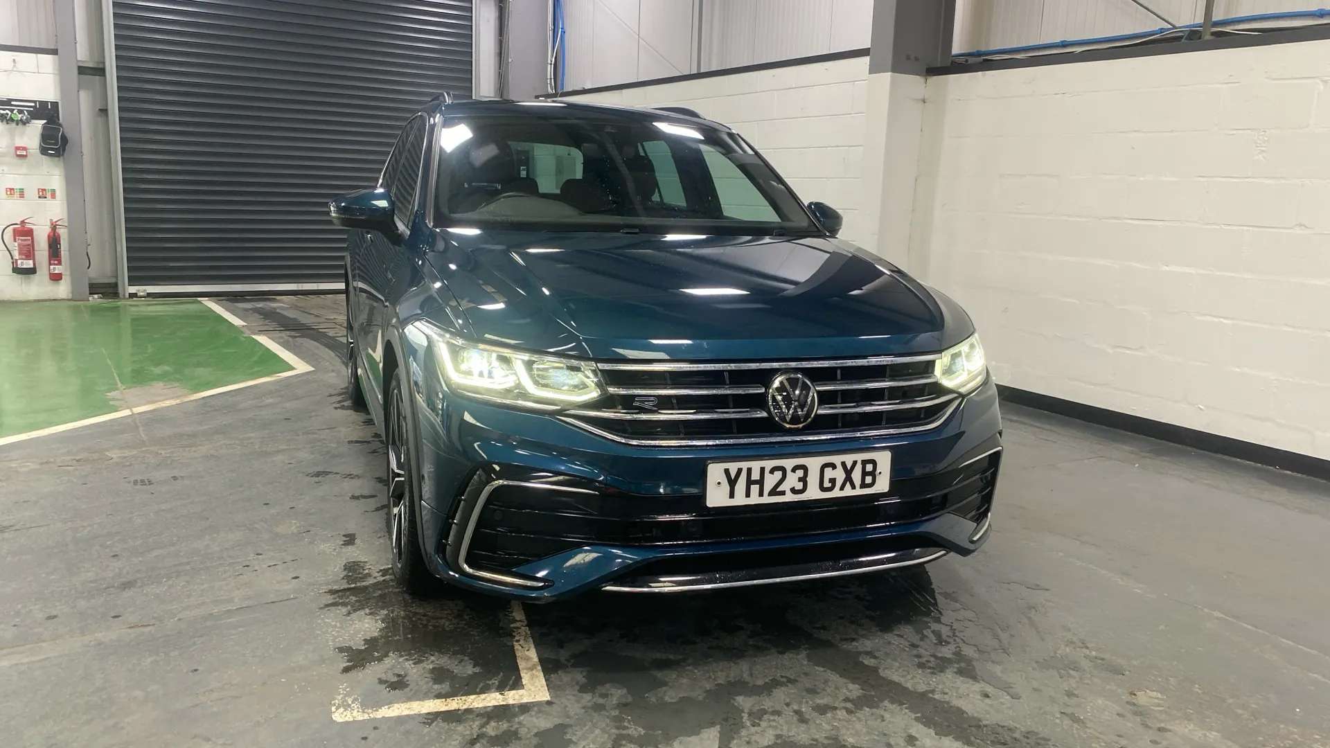 A 2023 VOLKSWAGEN TIGUAN 1.5 TSI 150 R-Line DSG A 2023 VOLKSWAGEN TIGUAN 1.5 TSI 150 R-Line DSG