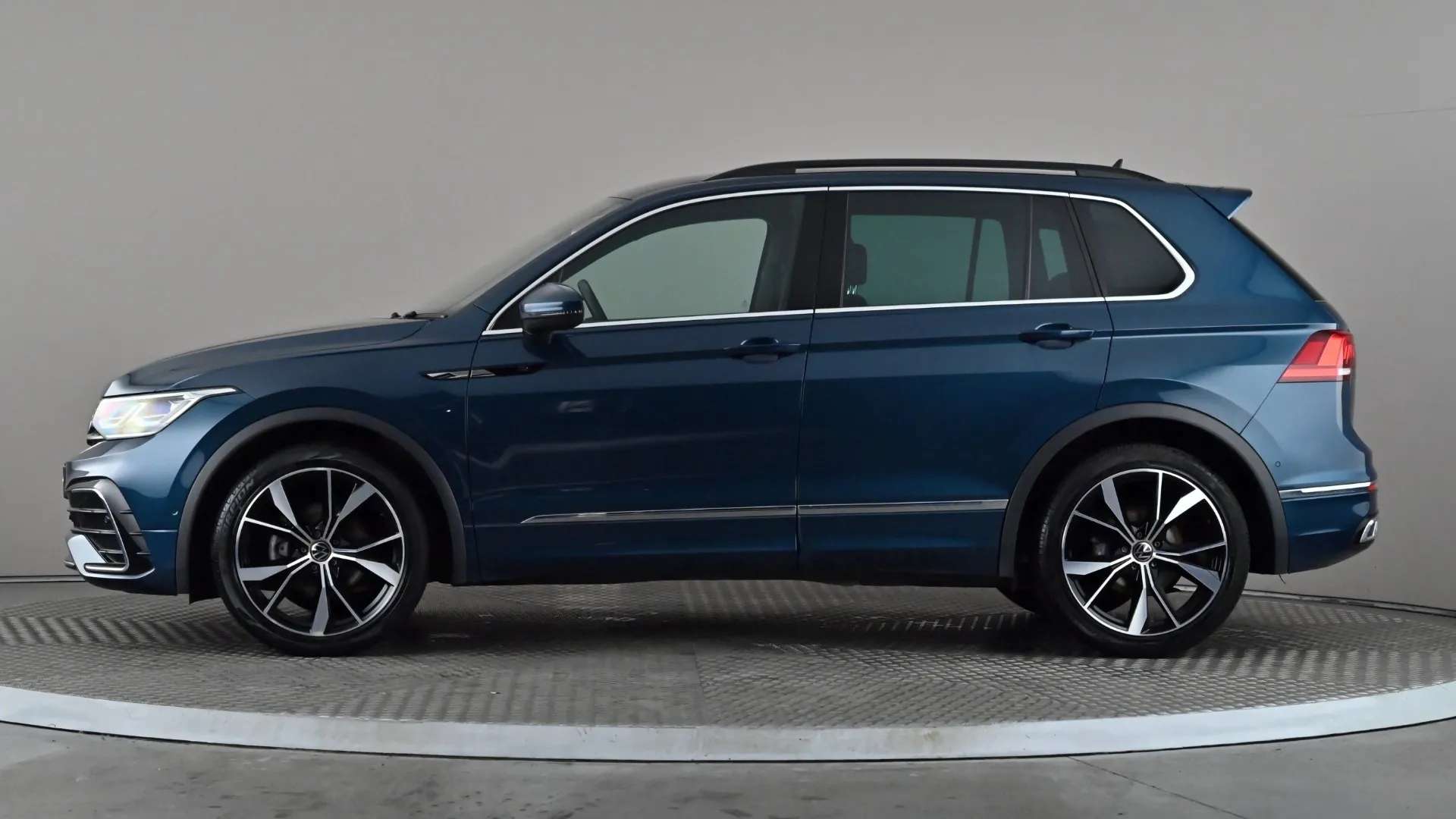 A 2023 VOLKSWAGEN TIGUAN 1.5 TSI 150 R-Line DSG A 2023 VOLKSWAGEN TIGUAN 1.5 TSI 150 R-Line DSG