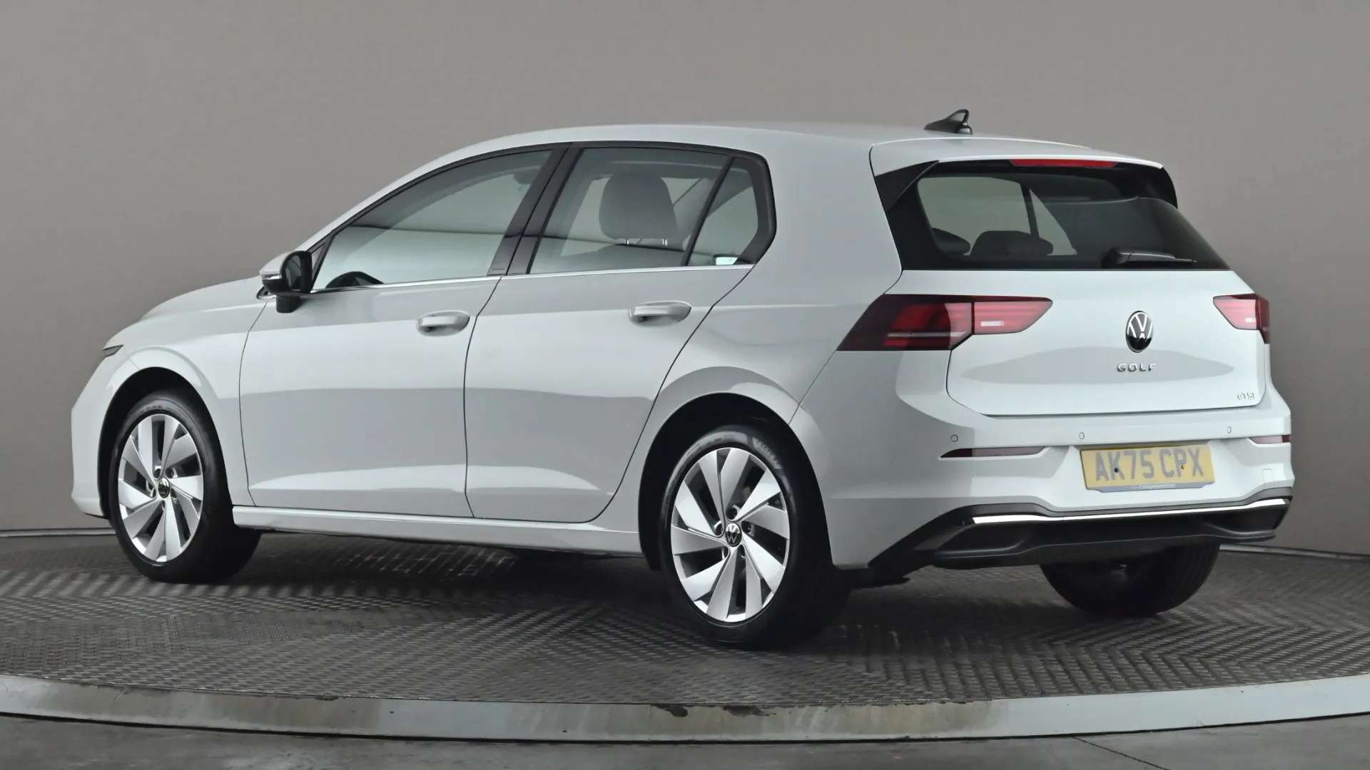 A 2025 VOLKSWAGEN GOLF 1.5 eTSI 150 Style DSG A 2025 VOLKSWAGEN GOLF 1.5 eTSI 150 Style DSG
