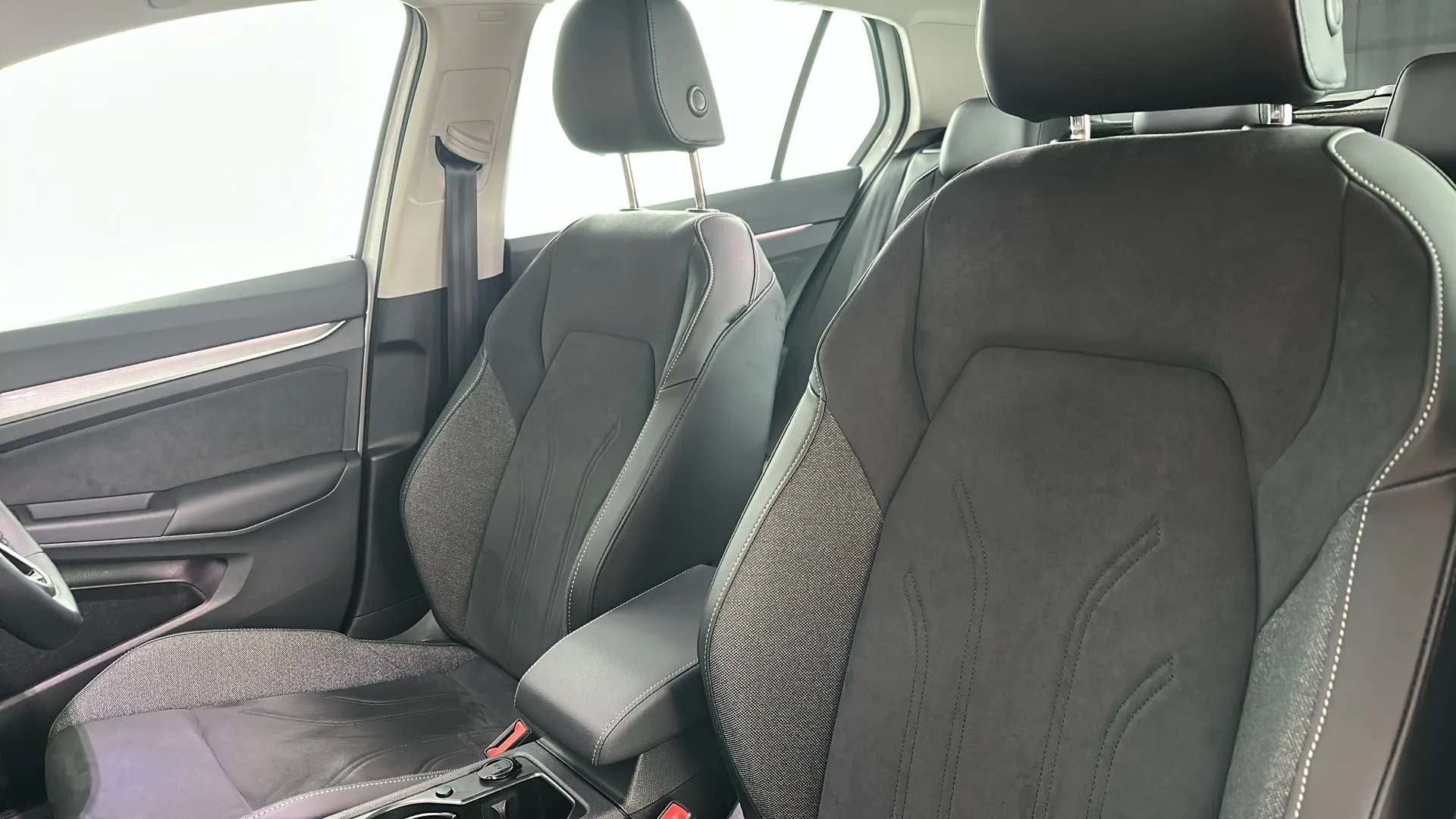 2025 VOLKSWAGEN GOLF 2025 VOLKSWAGEN GOLF