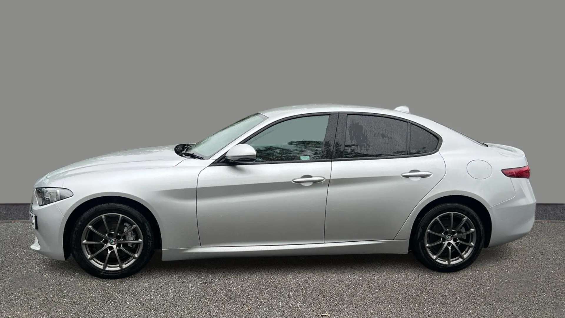 A 2020 ALFA ROMEO GIULIA 2.2 JTDM-2 160 Super Auto A 2020 ALFA ROMEO GIULIA 2.2 JTDM-2 160 Super Auto