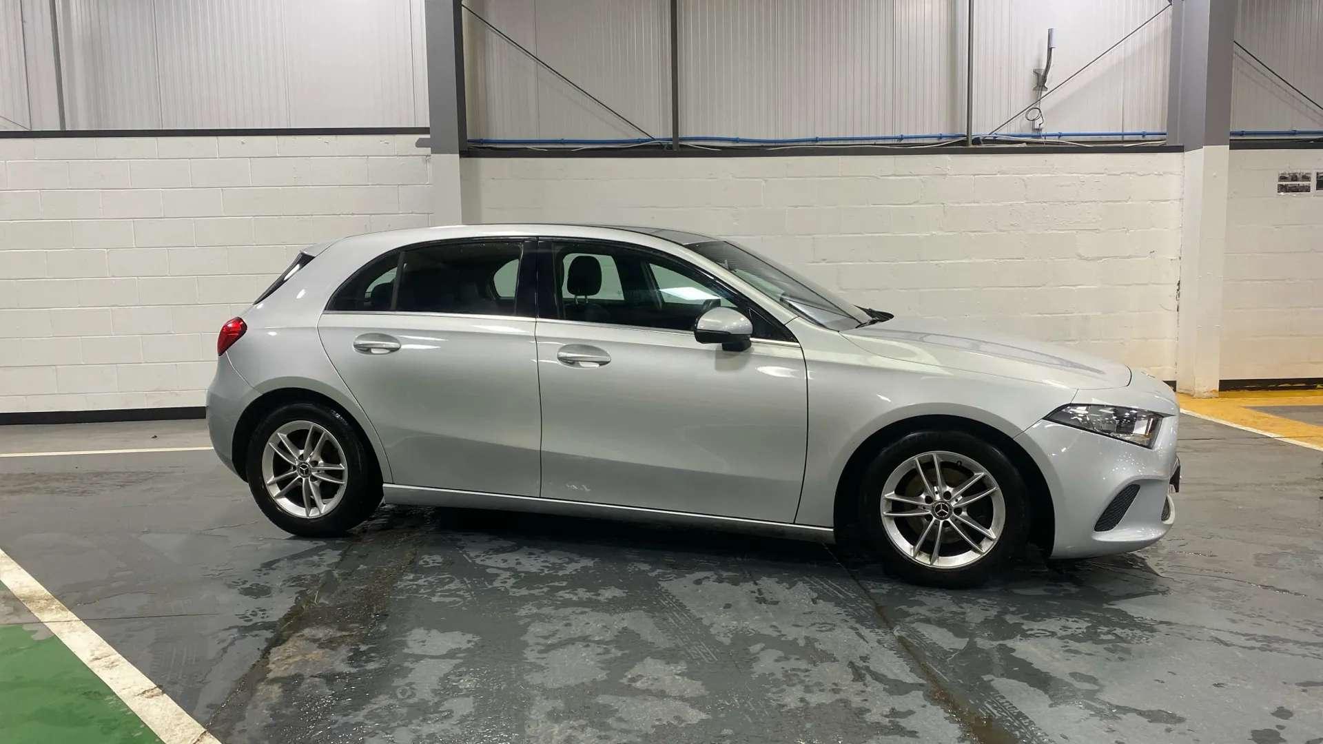 A 0 MERCEDES-BENZ A CLASS A180d SE Auto A 0 MERCEDES-BENZ A CLASS A180d SE Auto