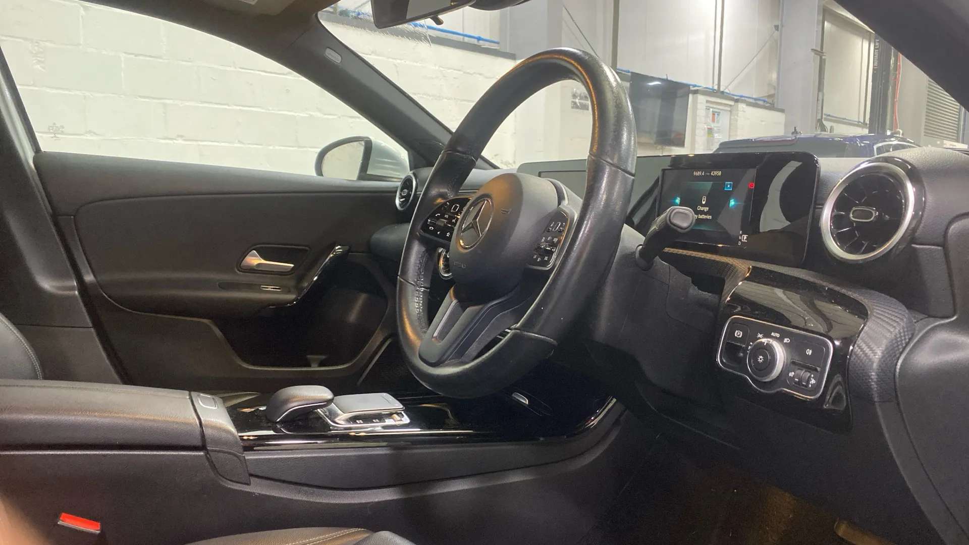 A 0 MERCEDES-BENZ A CLASS A180d SE Auto A 0 MERCEDES-BENZ A CLASS A180d SE Auto