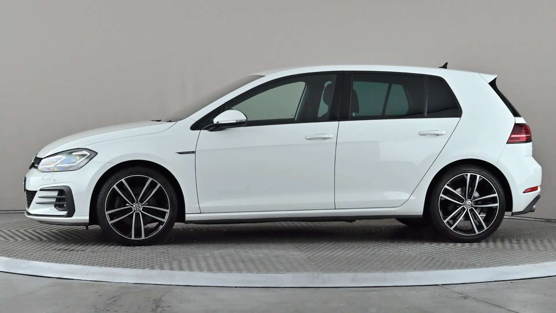 A 2019 VOLKSWAGEN GOLF 2.0 TDI 184 GTD DSG A 2019 VOLKSWAGEN GOLF 2.0 TDI 184 GTD DSG