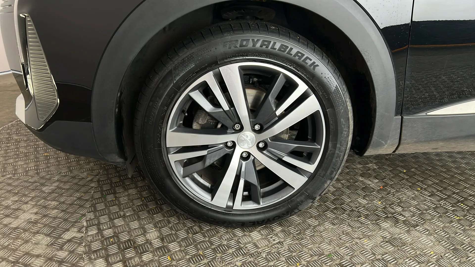 2023 PEUGEOT 5008 2023 PEUGEOT 5008