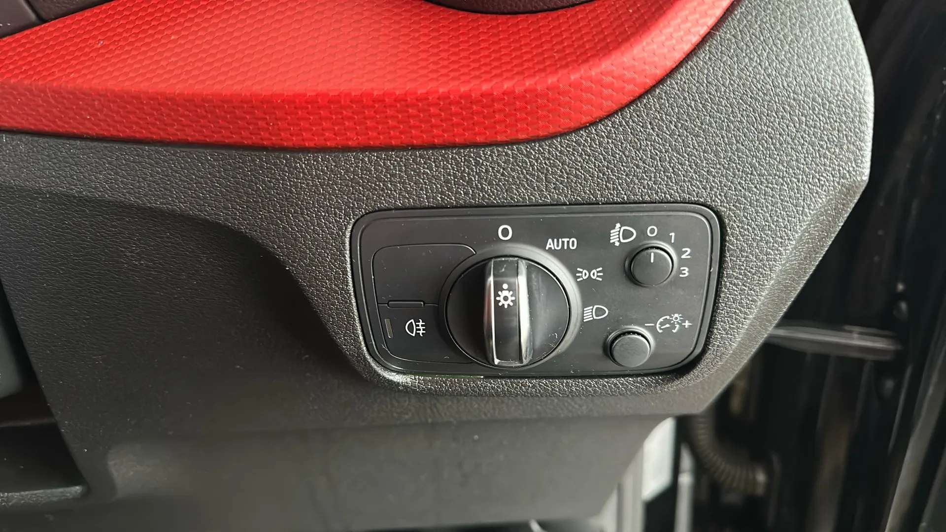 2019 AUDI Q2 2019 AUDI Q2