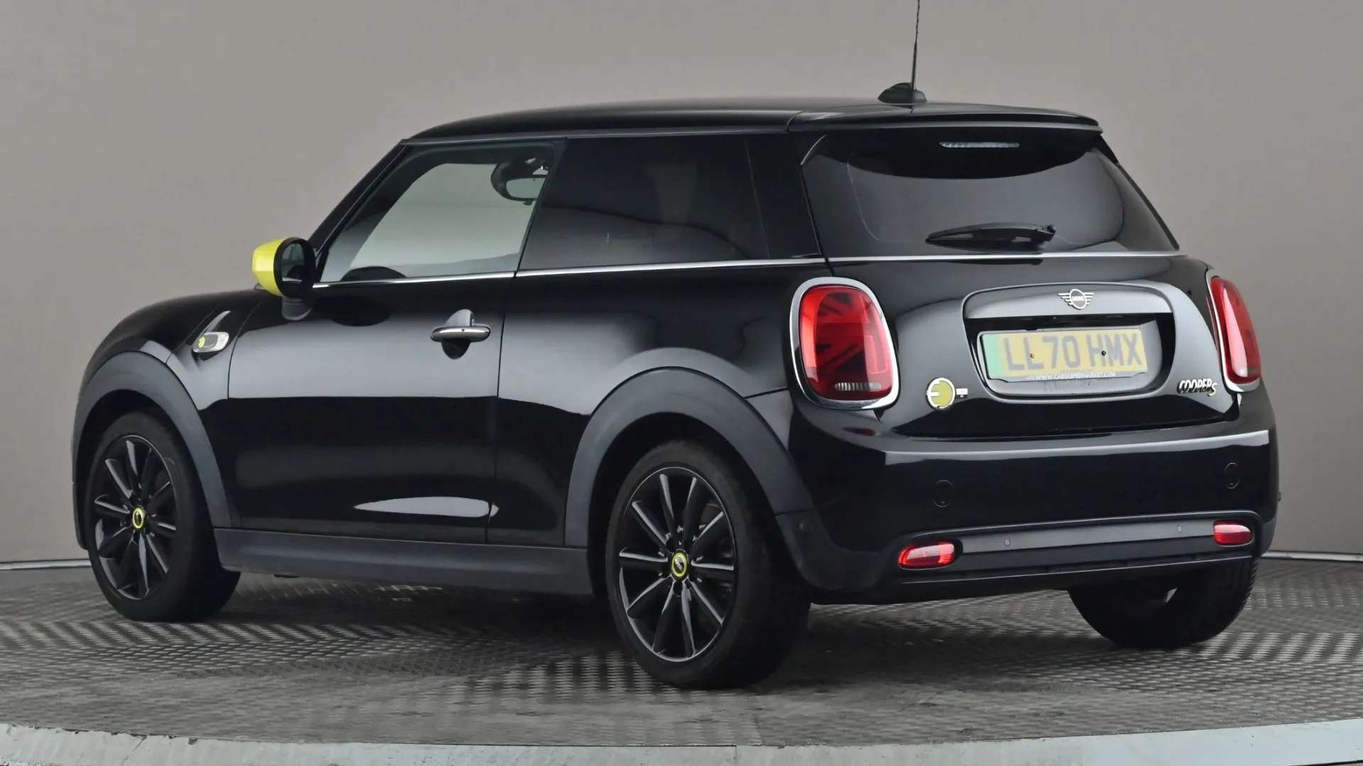 A 2020 MINI HATCH 135kW Cooper S Level 2 33kWh Auto A 2020 MINI HATCH 135kW Cooper S Level 2 33kWh Auto