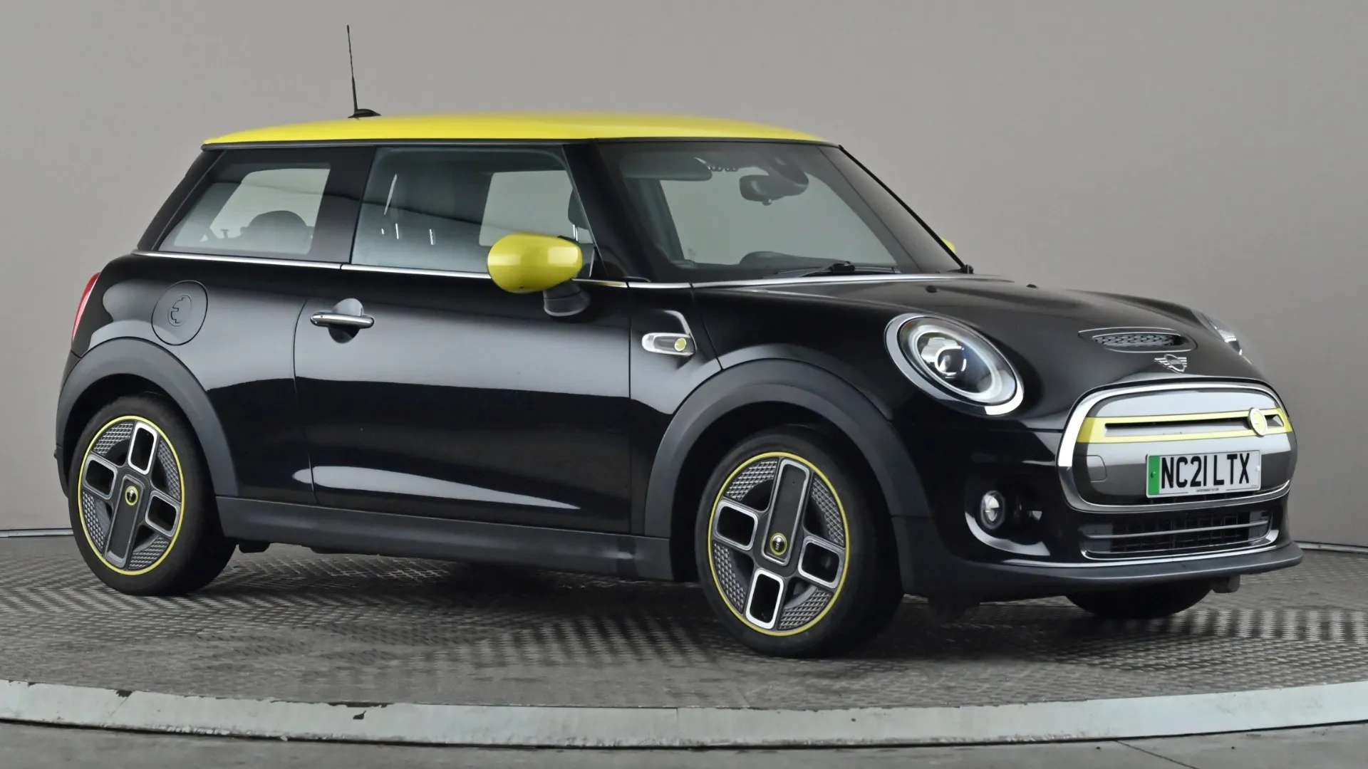 A 2021 MINI HATCH 135kW Cooper S Level 2 33kWh Auto A 2021 MINI HATCH 135kW Cooper S Level 2 33kWh Auto