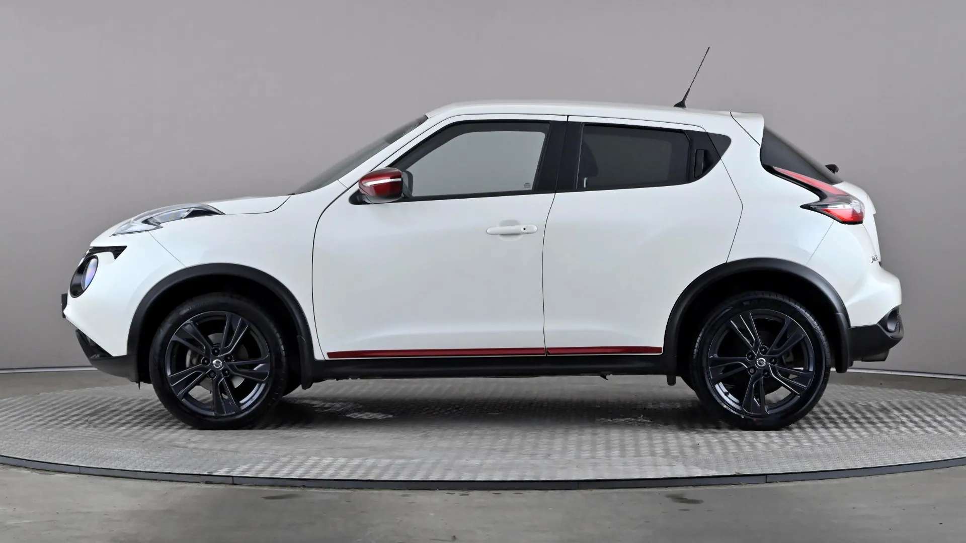 A 2017 NISSAN JUKE 1.2 DiG-T Envy A 2017 NISSAN JUKE 1.2 DiG-T Envy