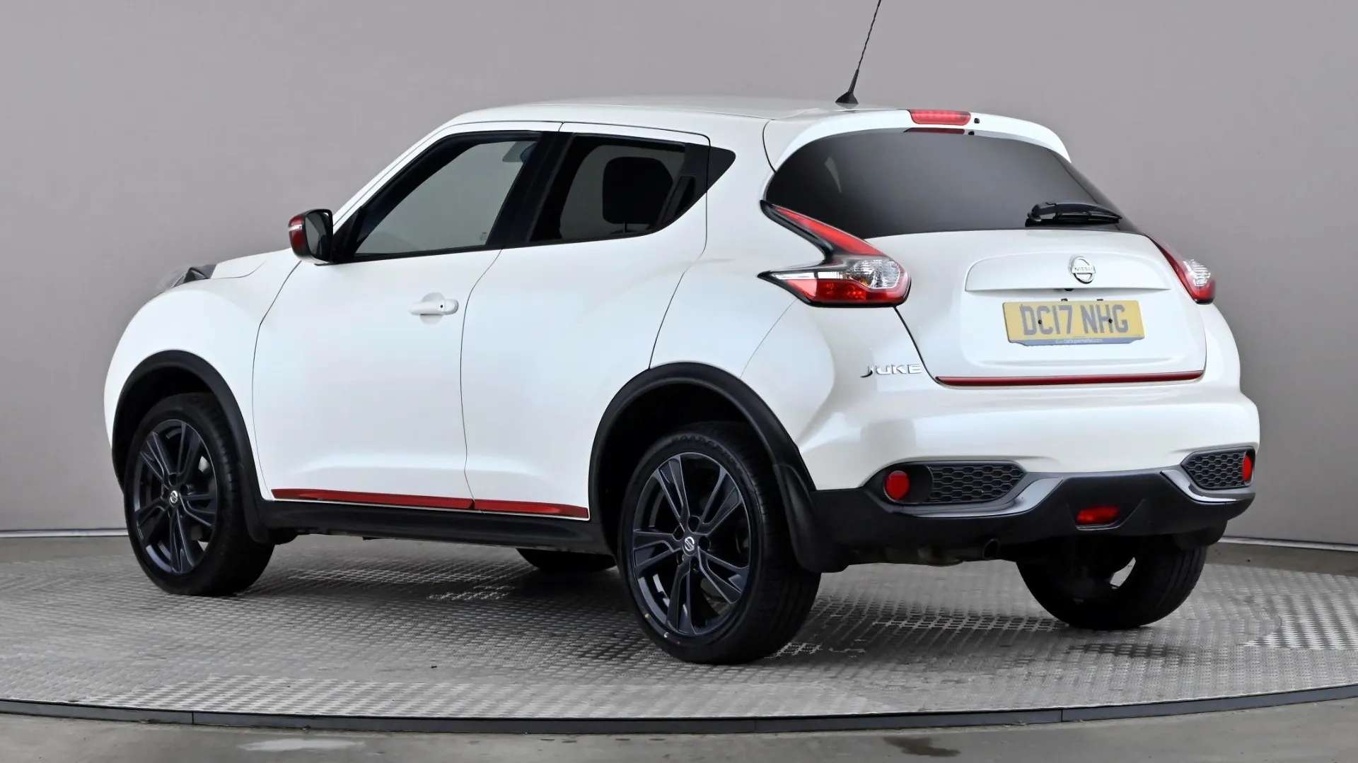 A 2017 NISSAN JUKE 1.2 DiG-T Envy A 2017 NISSAN JUKE 1.2 DiG-T Envy