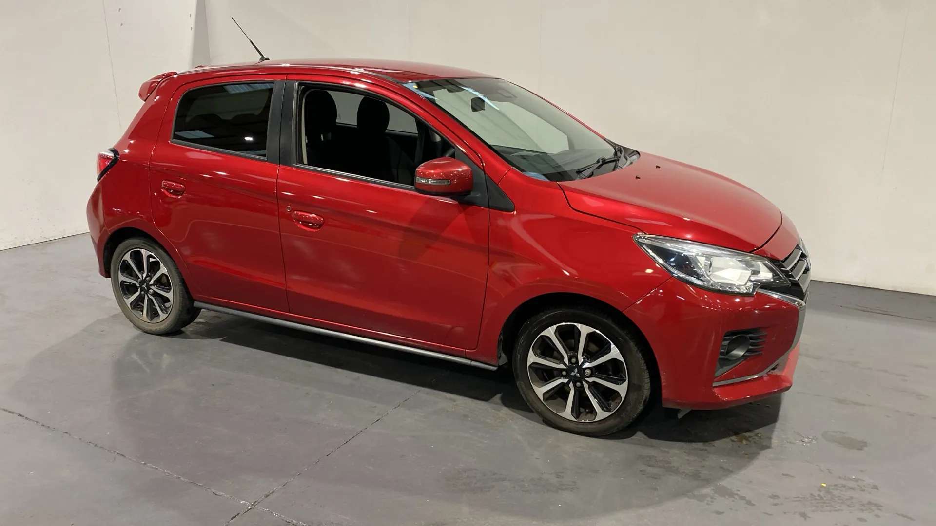 A 2020 MITSUBISHI MIRAGE 1.2 First Edition A 2020 MITSUBISHI MIRAGE 1.2 First Edition