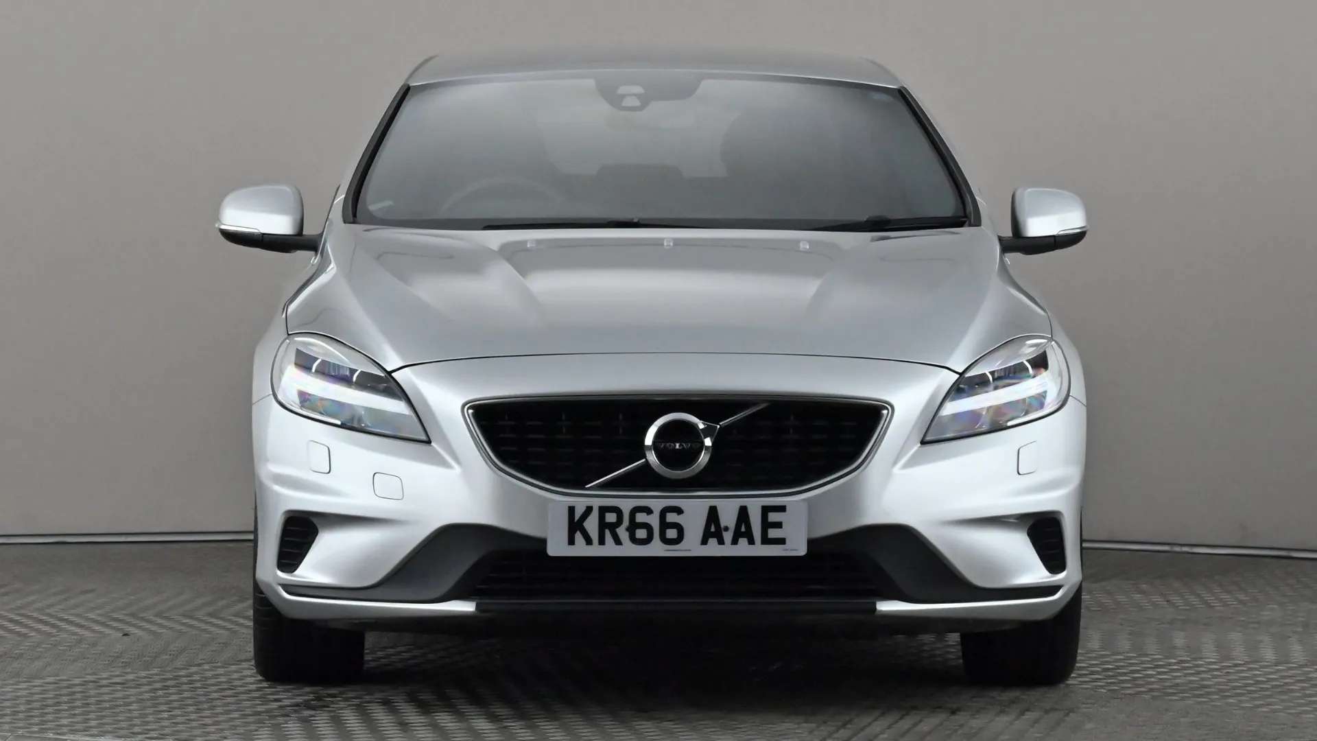 2016 VOLVO V40 2016 VOLVO V40