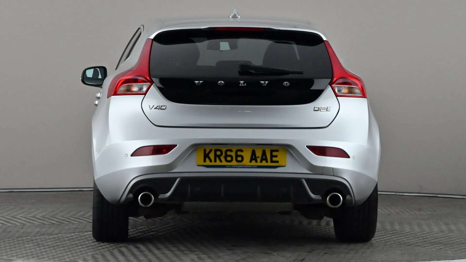 2016 VOLVO V40 2016 VOLVO V40