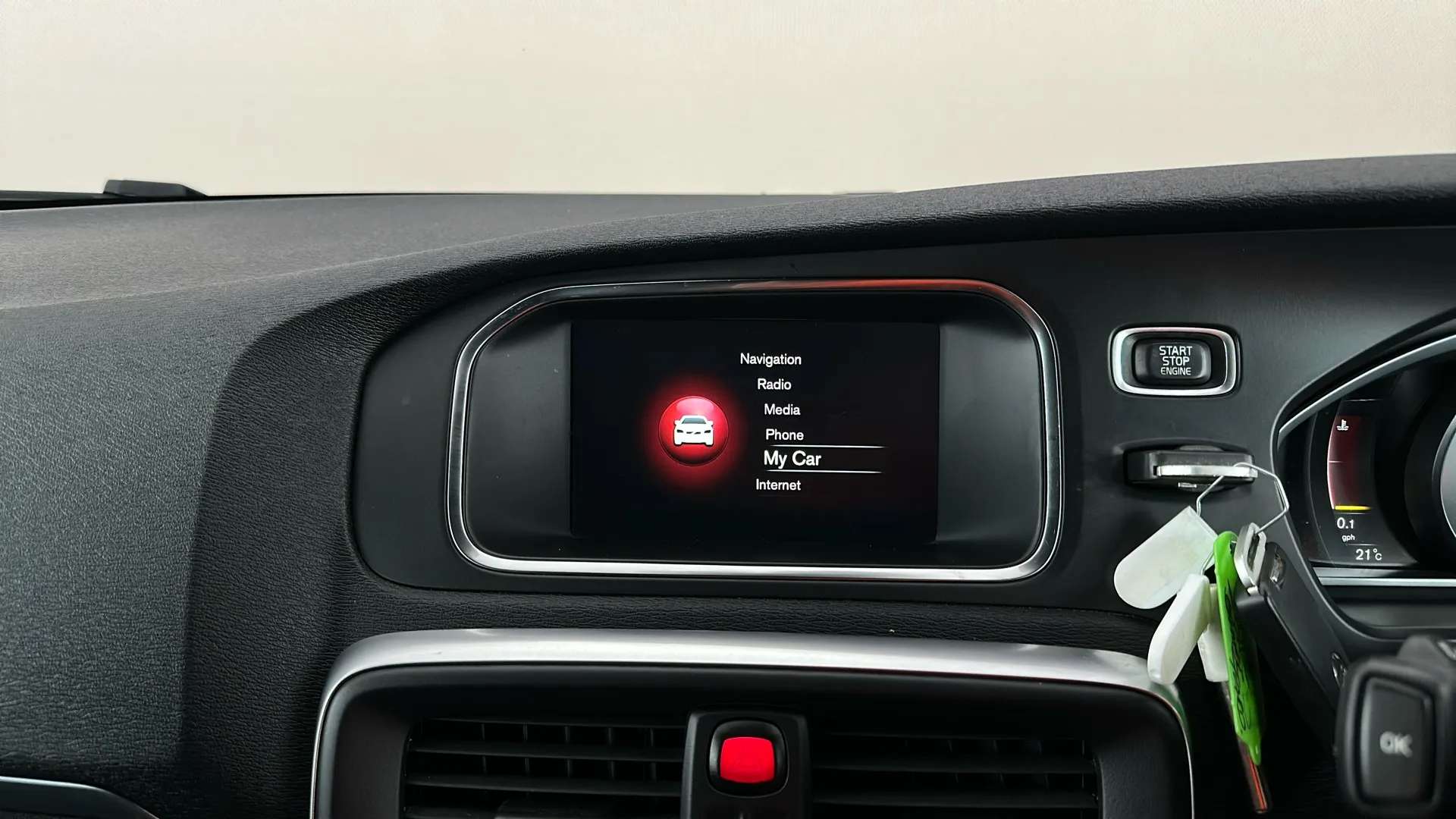 2016 VOLVO V40 2016 VOLVO V40