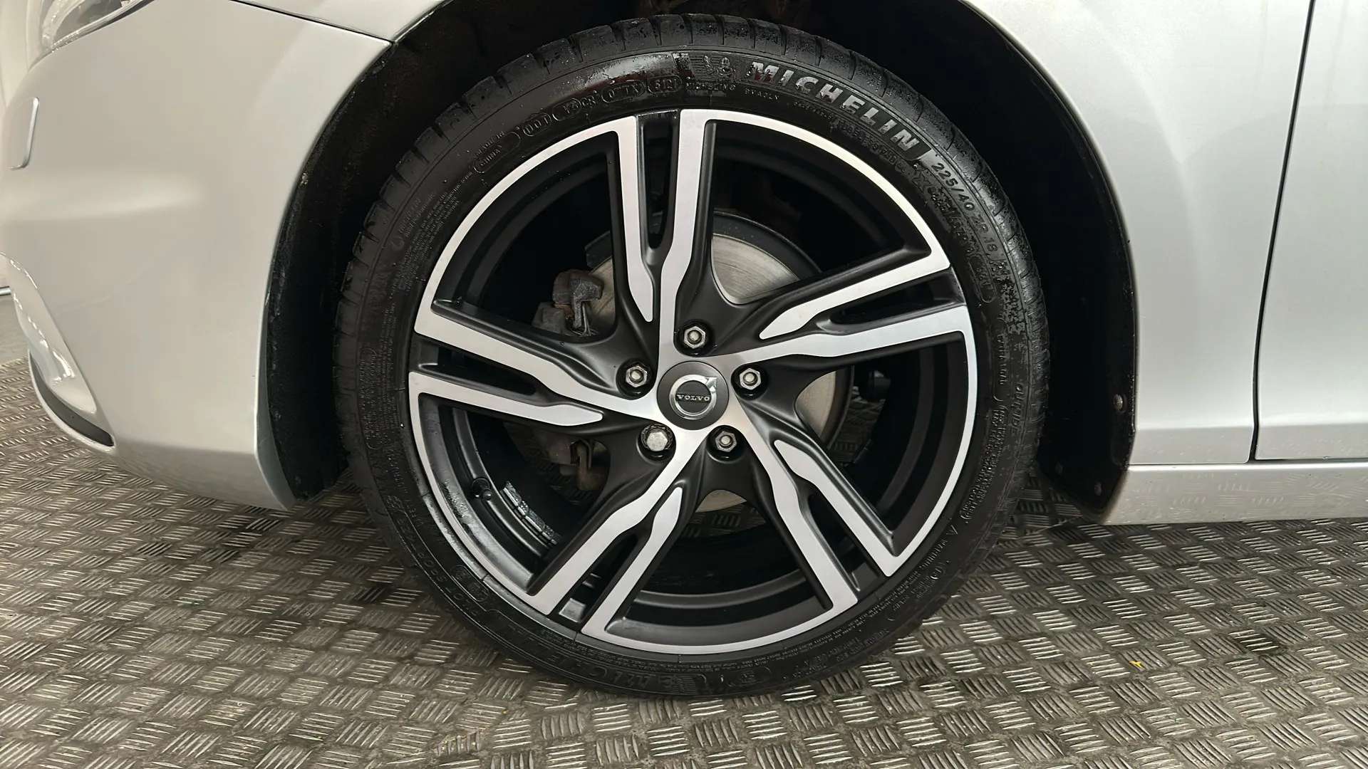 2016 VOLVO V40 2016 VOLVO V40