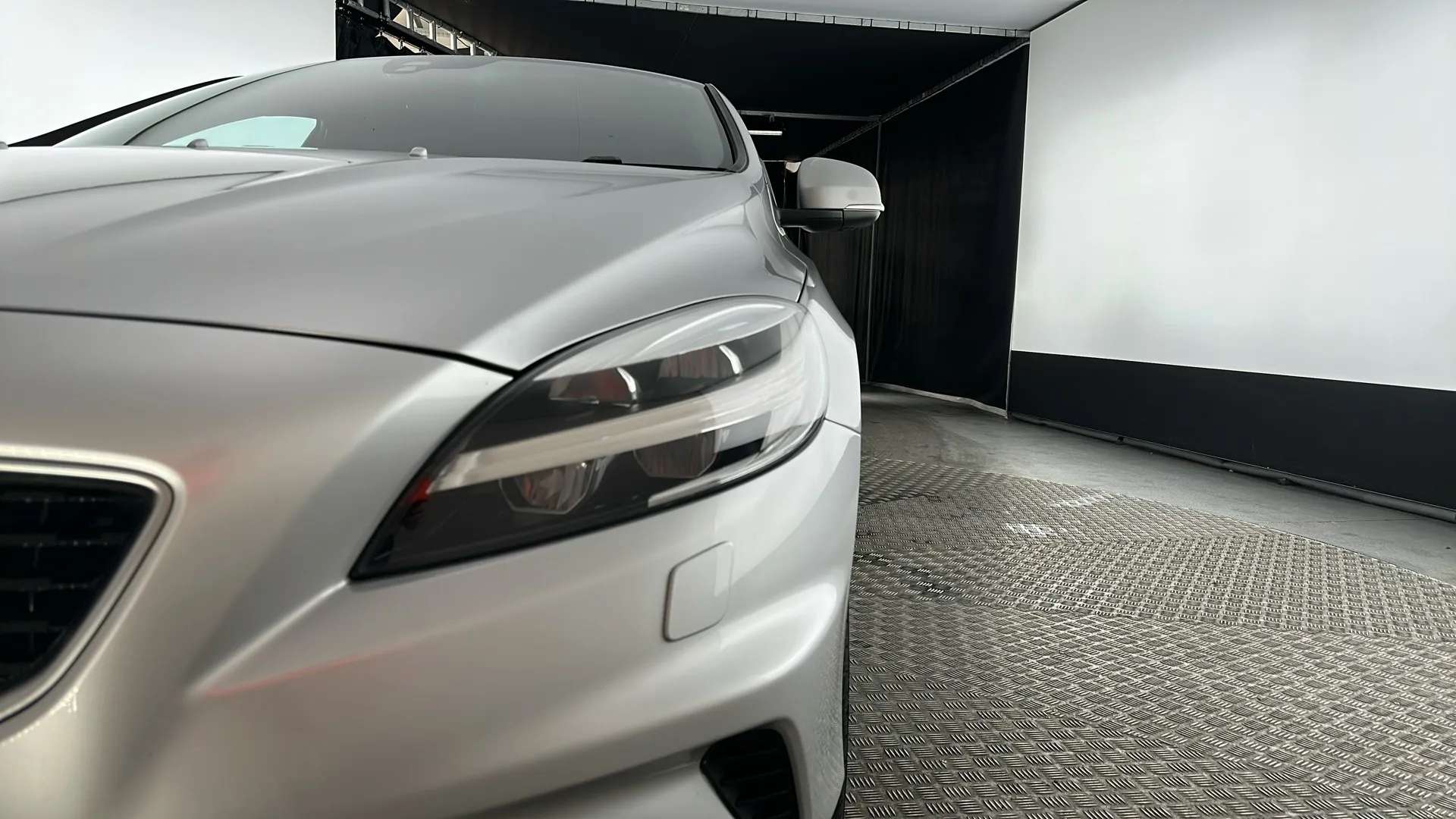 2016 VOLVO V40 2016 VOLVO V40