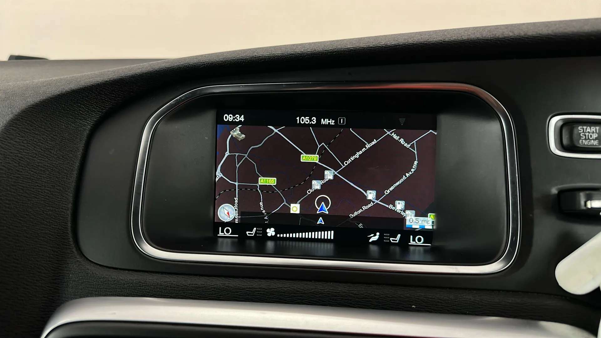 2016 VOLVO V40 2016 VOLVO V40
