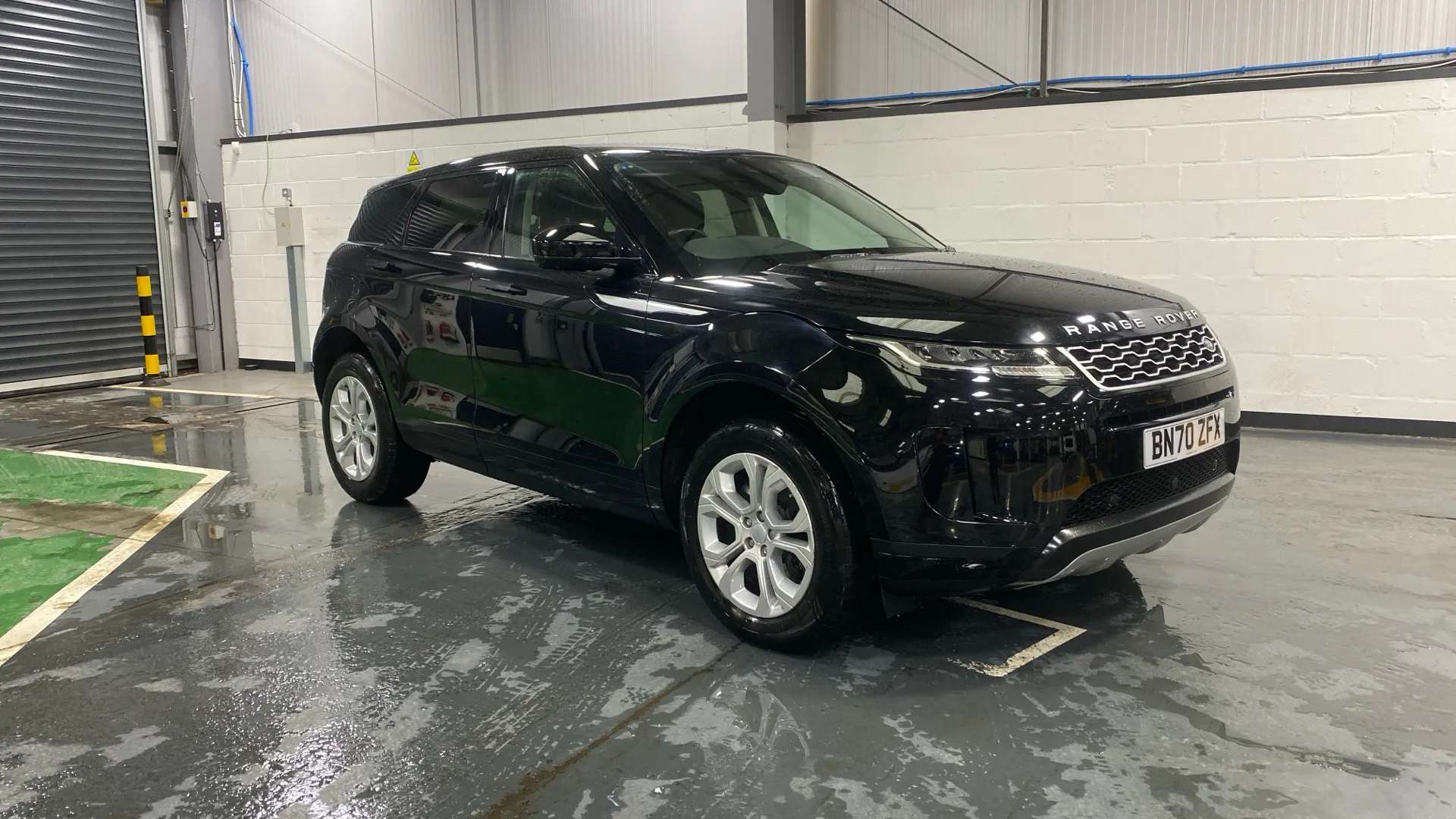 A 2020 LAND ROVER RANGE ROVER EVOQUE 2.0 D180 S Auto A 2020 LAND ROVER RANGE ROVER EVOQUE 2.0 D180 S Auto