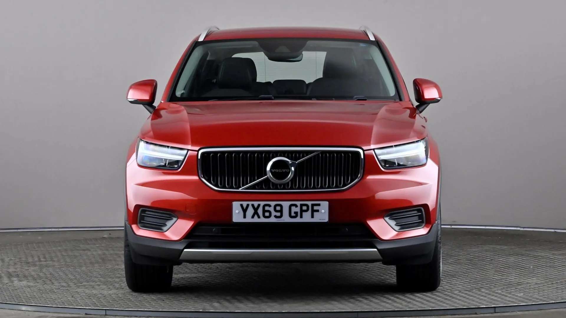 A 2019 VOLVO XC40 2.0 D3 Momentum A 2019 VOLVO XC40 2.0 D3 Momentum