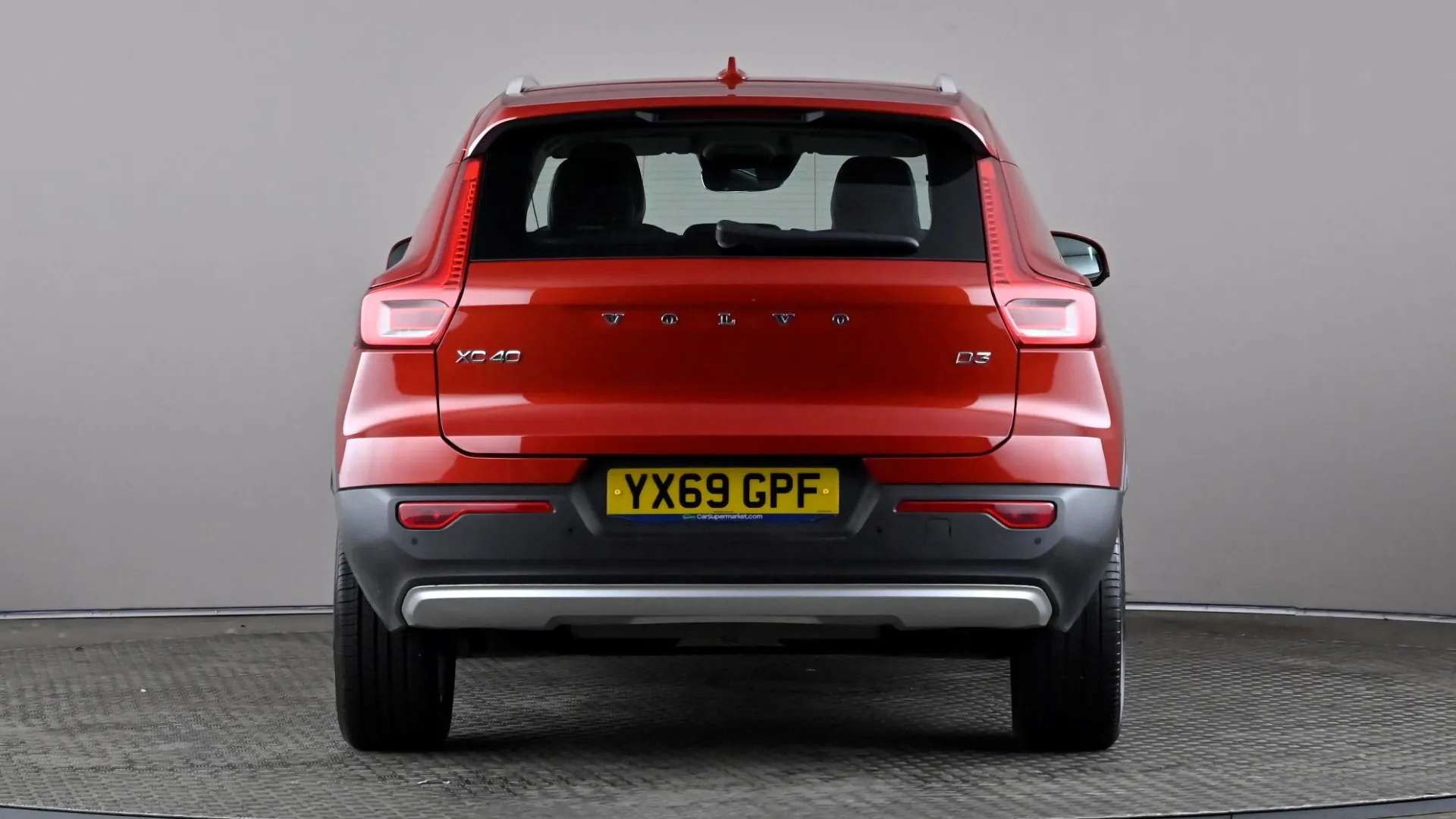 2019 VOLVO XC40 2019 VOLVO XC40