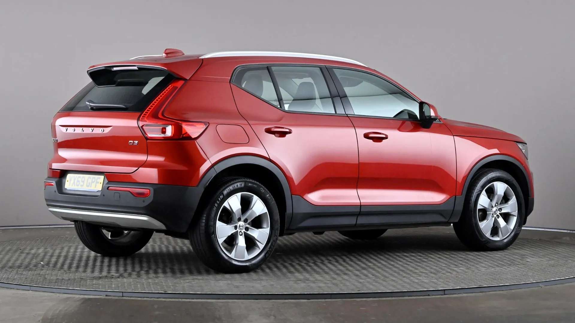 2019 VOLVO XC40 2019 VOLVO XC40