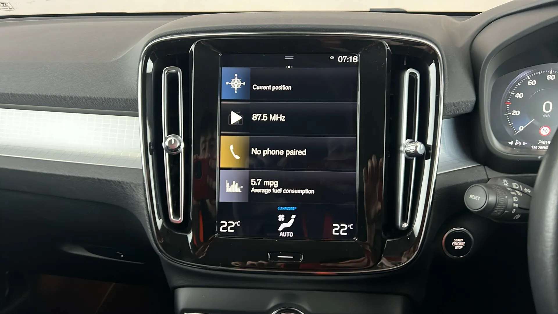 2019 VOLVO XC40 2019 VOLVO XC40