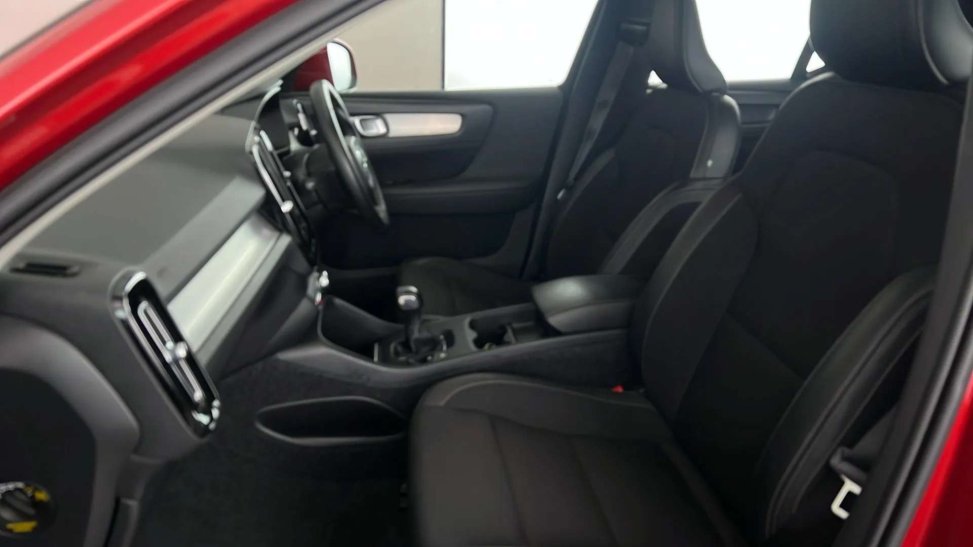 2019 VOLVO XC40 2019 VOLVO XC40