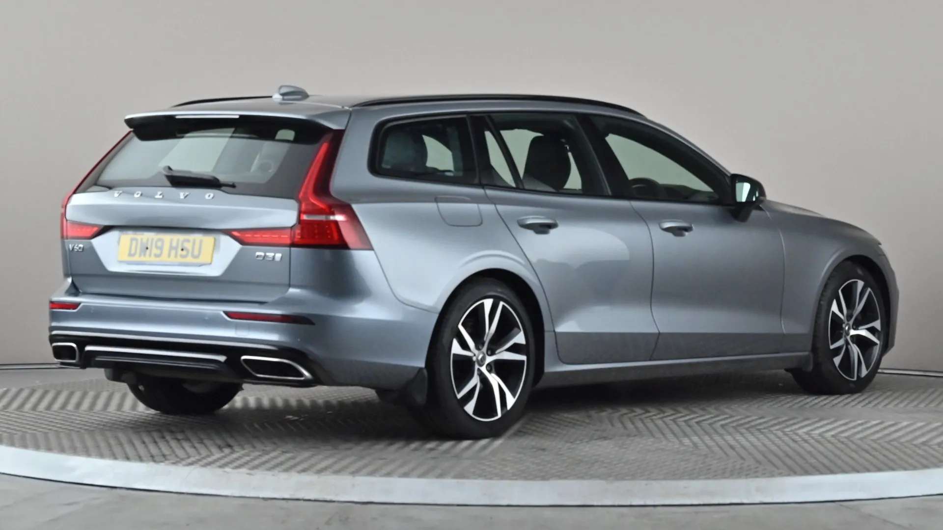 2019 VOLVO V60 2019 VOLVO V60