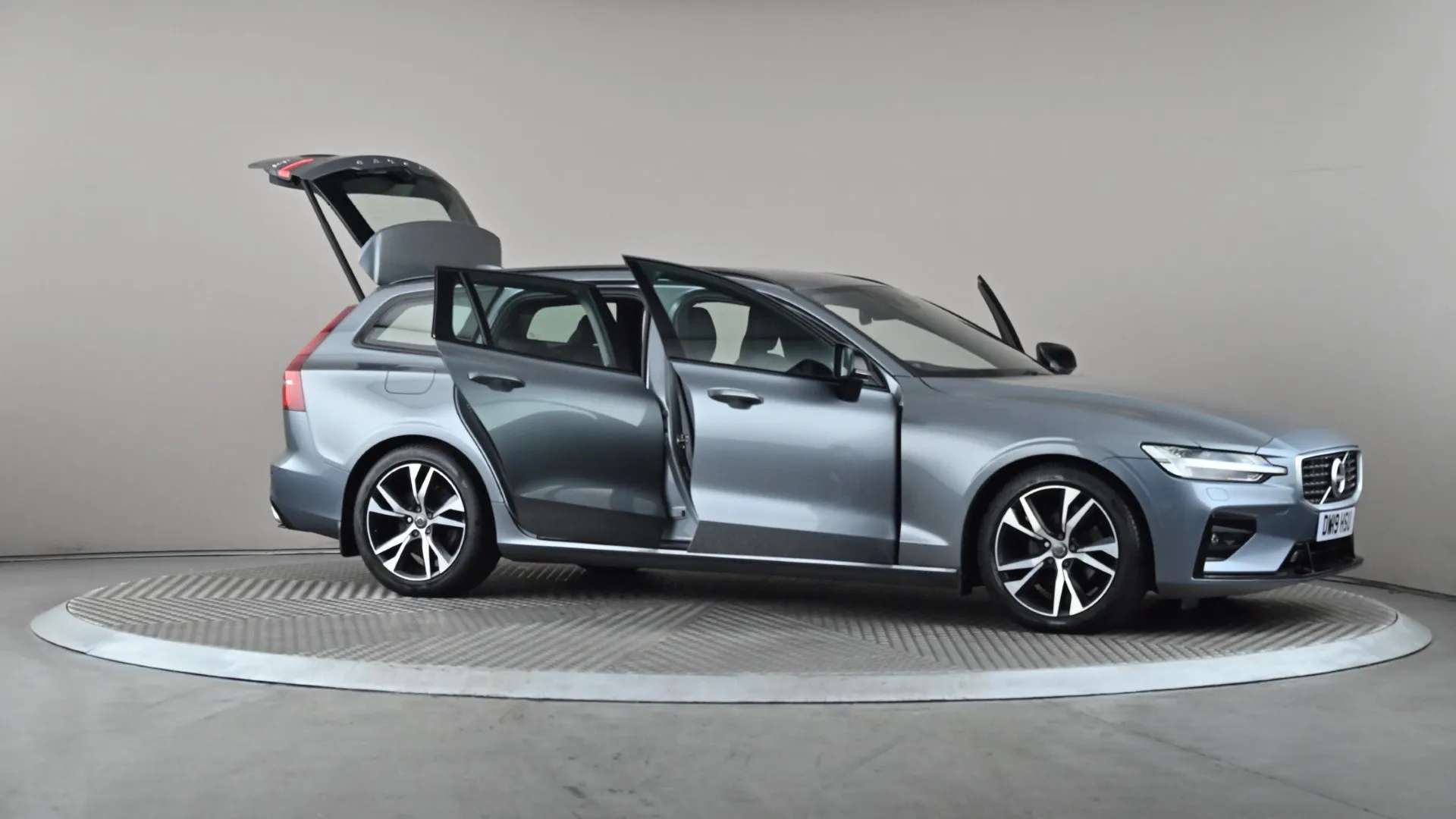 2019 VOLVO V60 2019 VOLVO V60