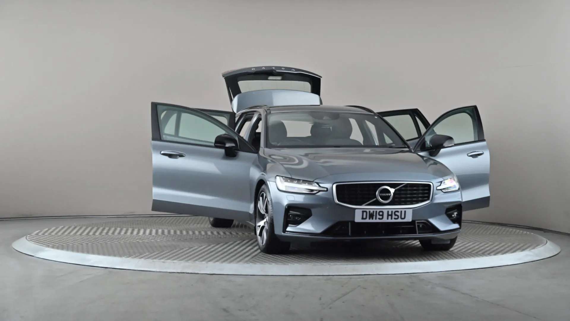 2019 VOLVO V60 2019 VOLVO V60
