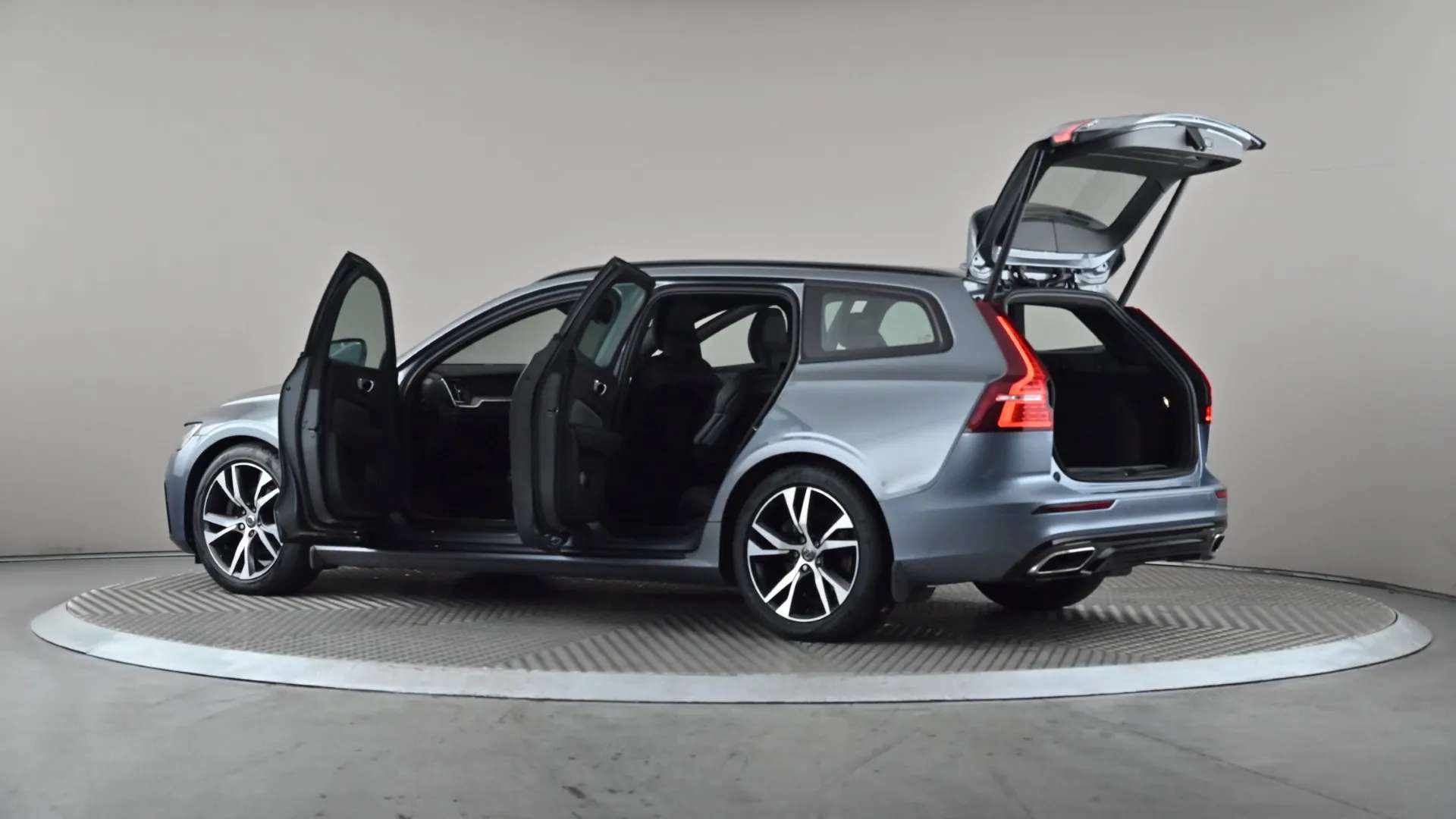 2019 VOLVO V60 2019 VOLVO V60