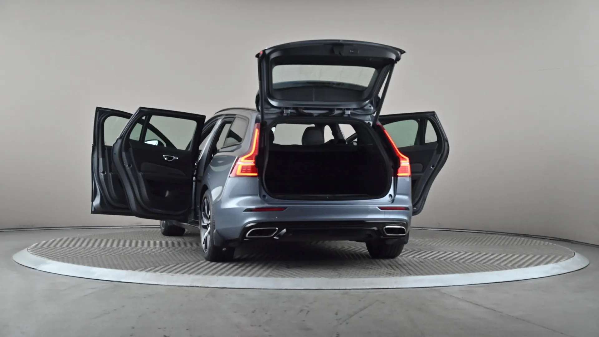 2019 VOLVO V60 2019 VOLVO V60