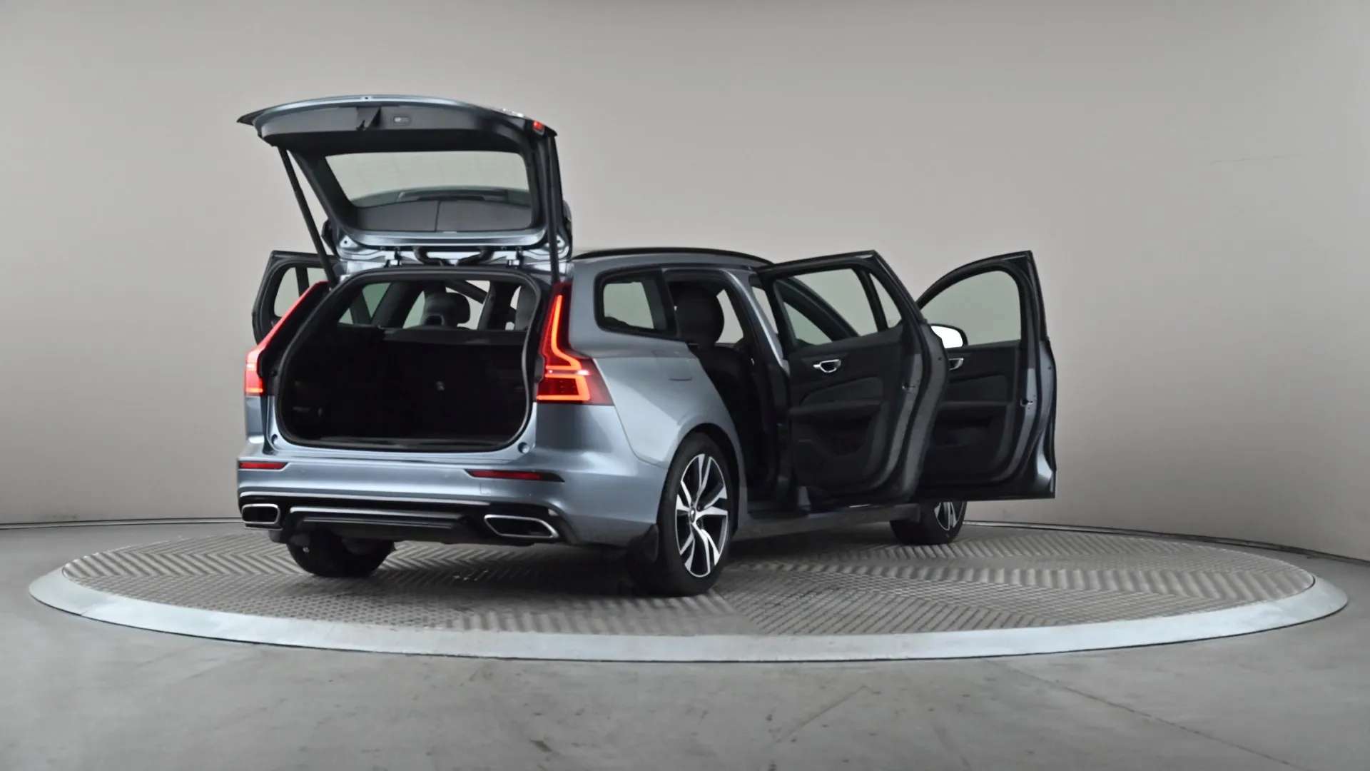 2019 VOLVO V60 2019 VOLVO V60