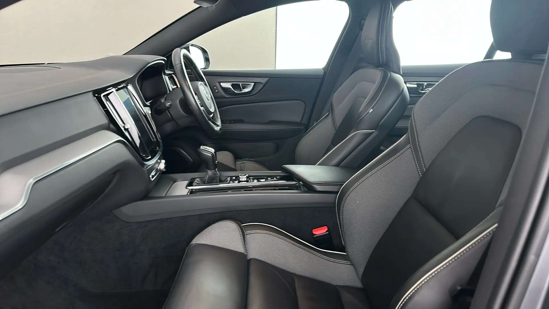 2019 VOLVO V60 2019 VOLVO V60
