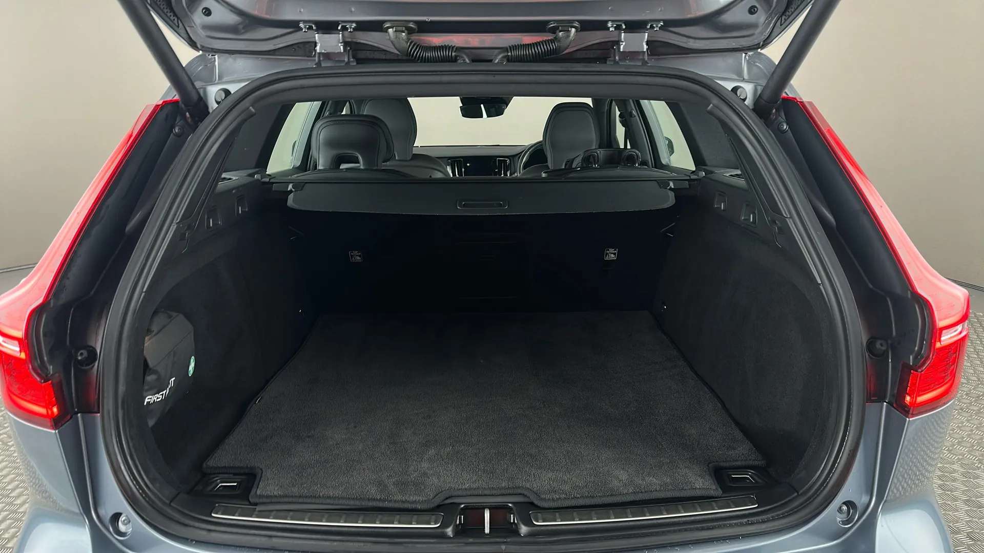 2019 VOLVO V60 2019 VOLVO V60