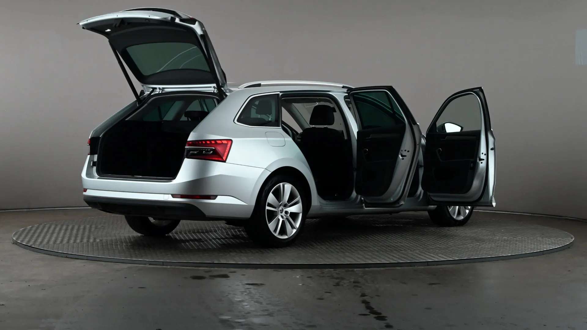 2020 SKODA SUPERB 2020 SKODA SUPERB