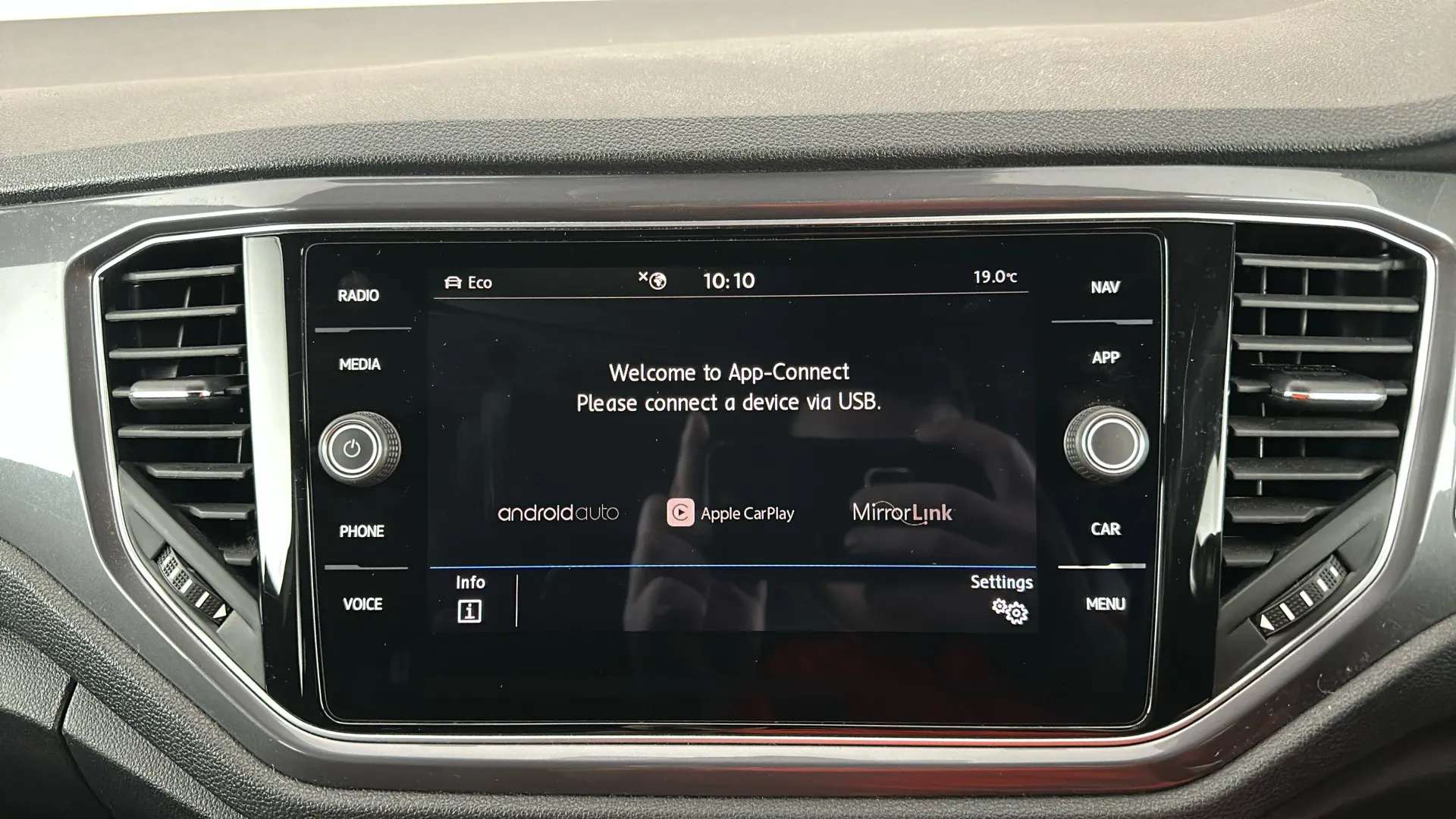 2019 VOLKSWAGEN T-ROC 2019 VOLKSWAGEN T-ROC