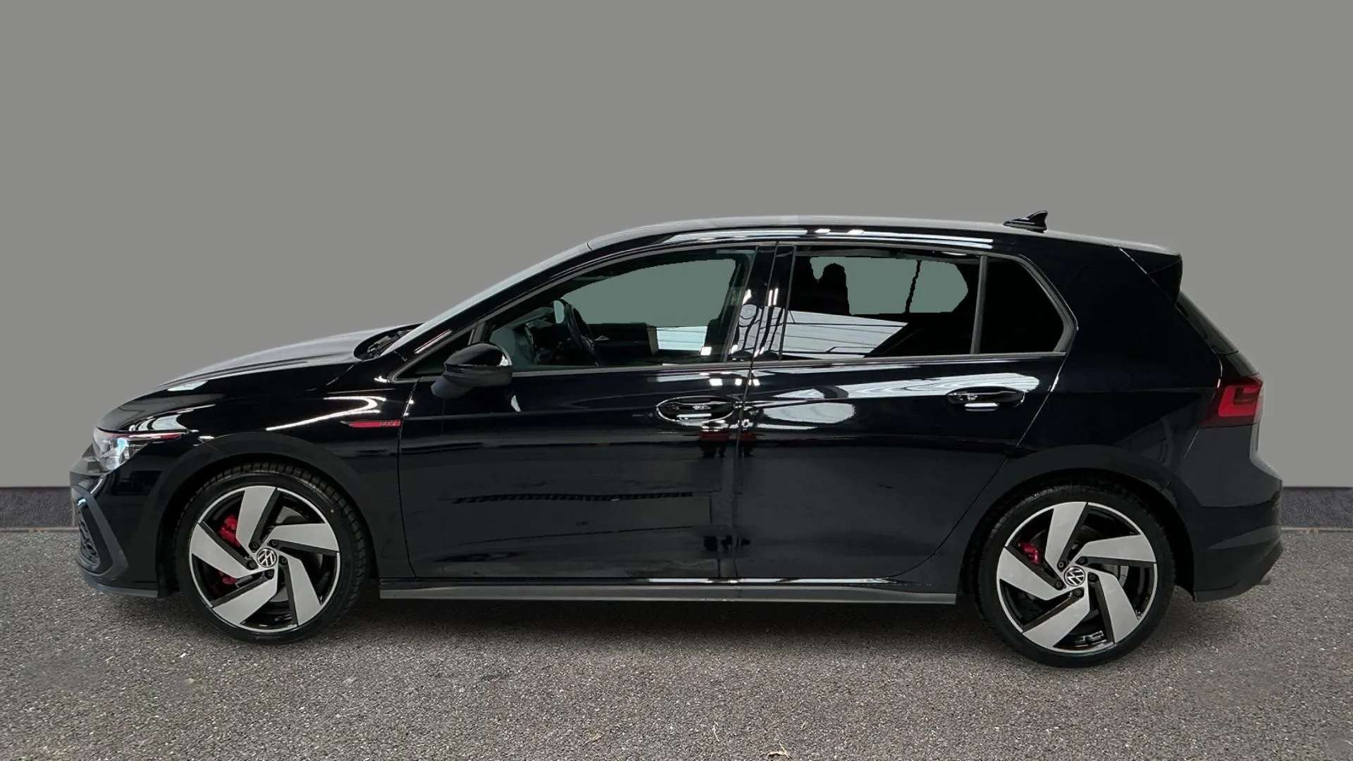 A 2021 VOLKSWAGEN GOLF 2.0 TSI GTI DSG A 2021 VOLKSWAGEN GOLF 2.0 TSI GTI DSG
