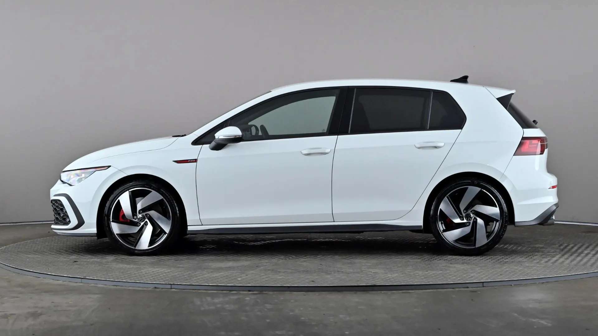 A 2023 VOLKSWAGEN GOLF 2.0 TSI GTI DSG A 2023 VOLKSWAGEN GOLF 2.0 TSI GTI DSG