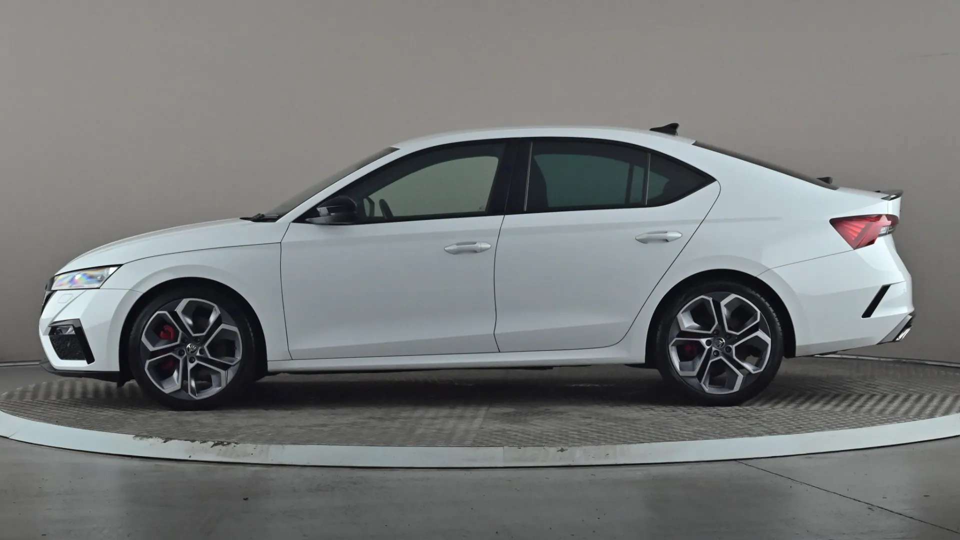 A 2021 SKODA OCTAVIA 2.0 TSI vRS DSG A 2021 SKODA OCTAVIA 2.0 TSI vRS DSG