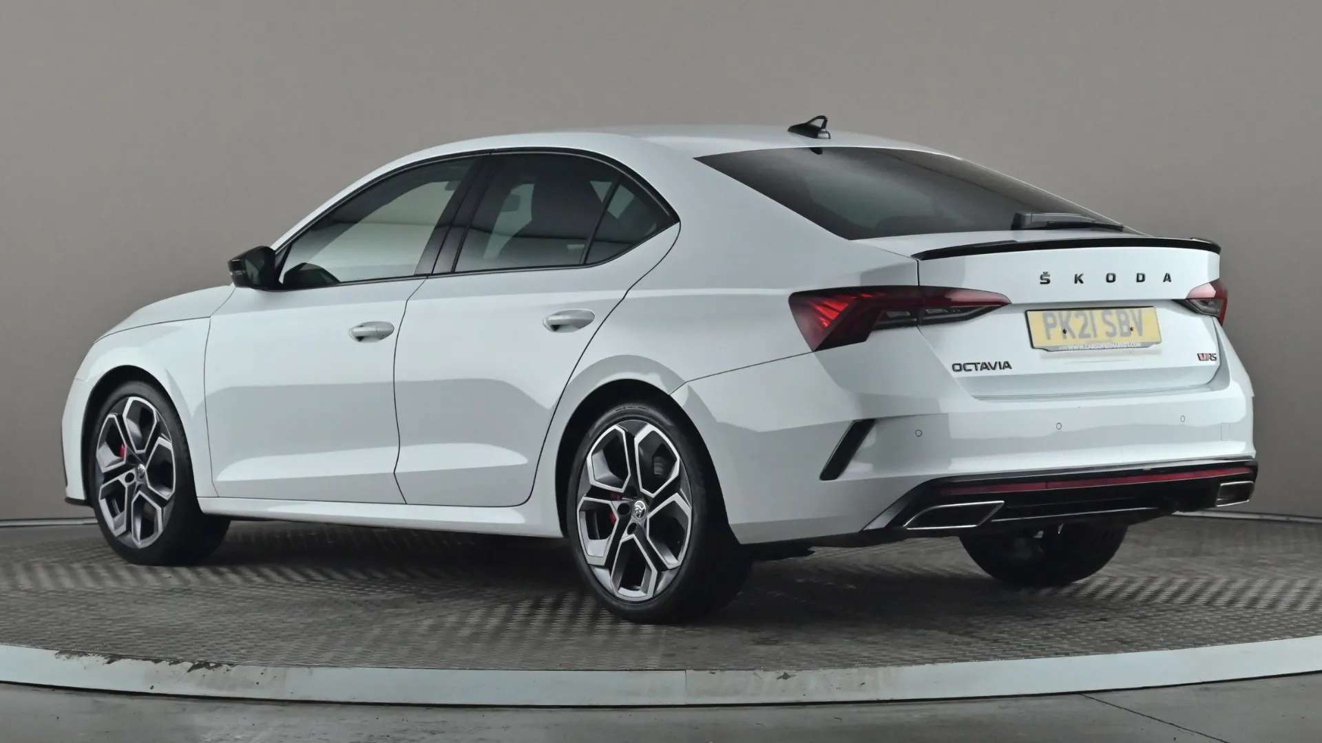 A 2021 SKODA OCTAVIA 2.0 TSI vRS DSG A 2021 SKODA OCTAVIA 2.0 TSI vRS DSG