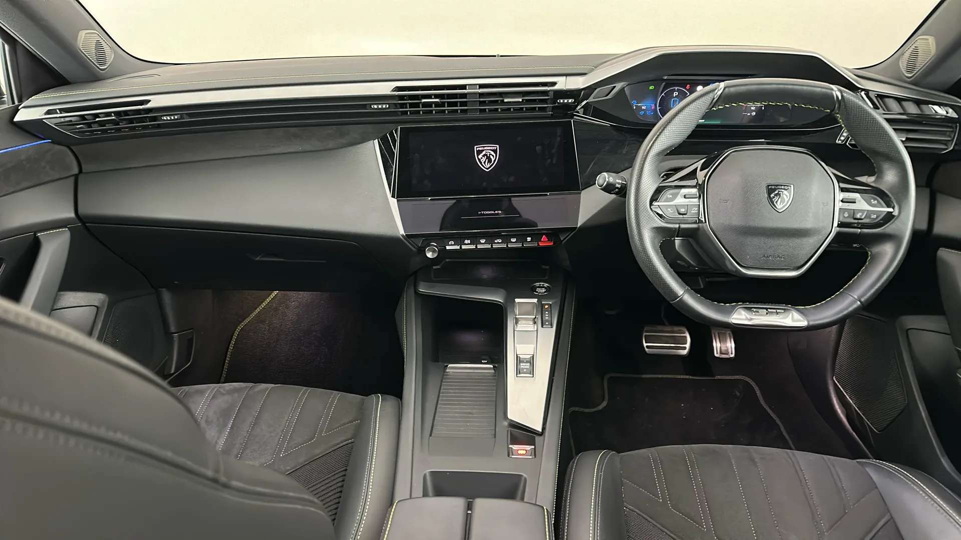 2023 PEUGEOT 408 2023 PEUGEOT 408