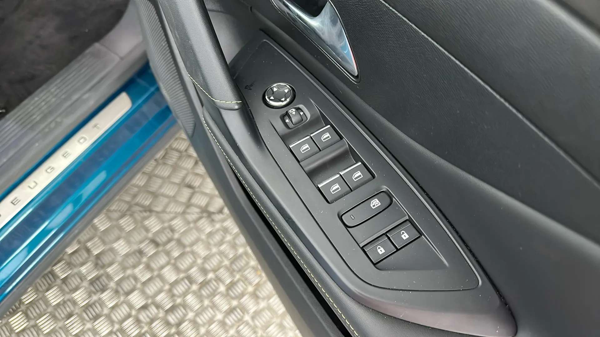 2023 PEUGEOT 408 2023 PEUGEOT 408
