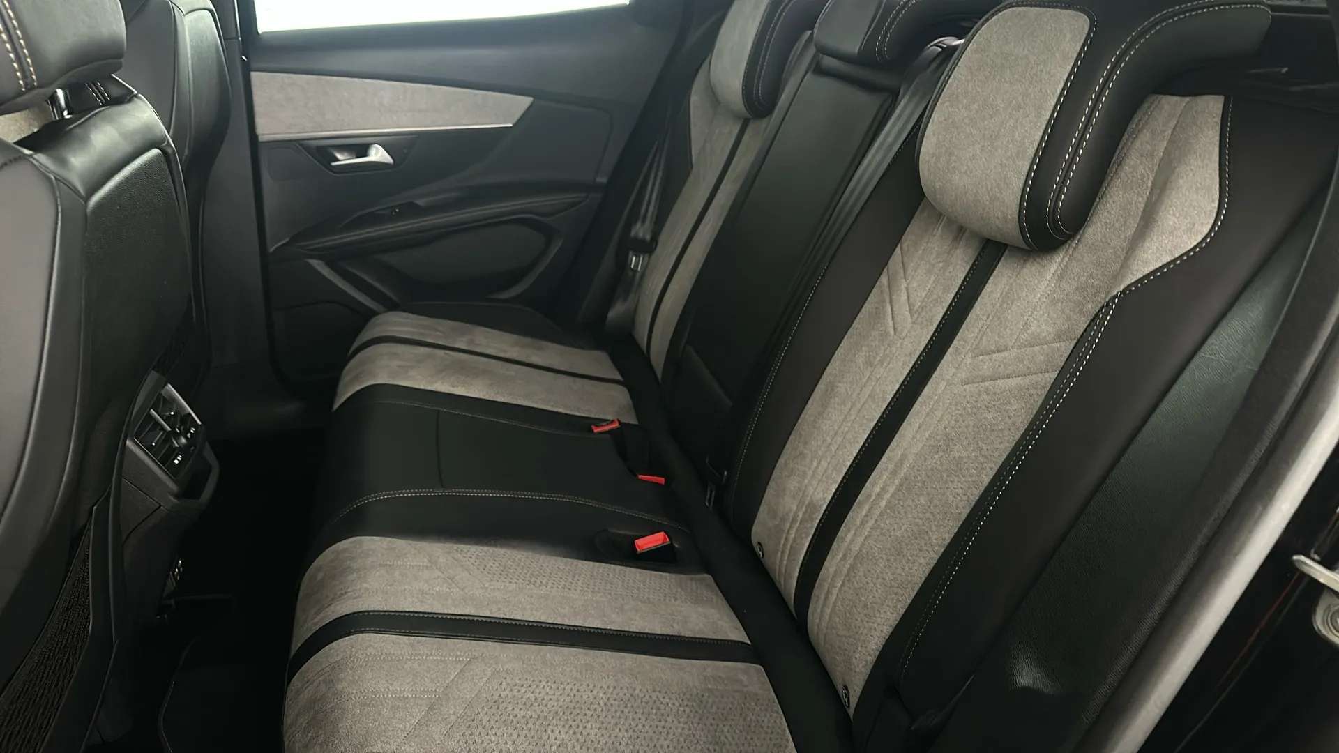 2021 PEUGEOT 3008 2021 PEUGEOT 3008