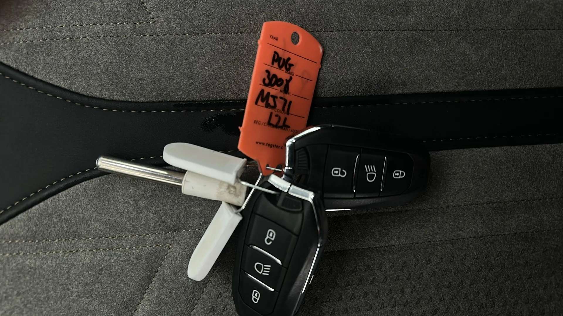 2021 PEUGEOT 3008 2021 PEUGEOT 3008