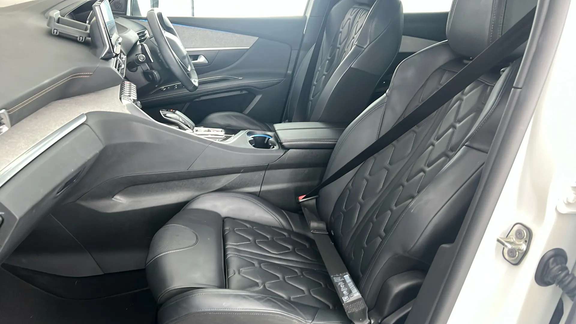 2022 PEUGEOT 3008 2022 PEUGEOT 3008