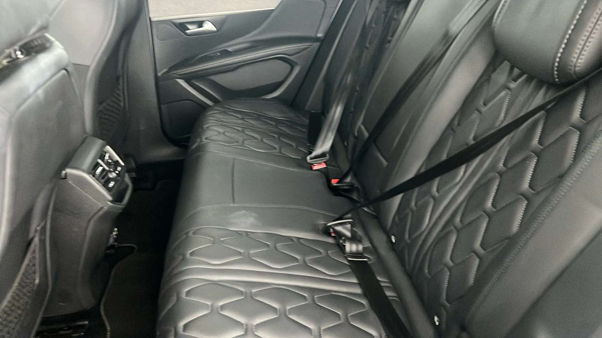 2022 PEUGEOT 3008 2022 PEUGEOT 3008