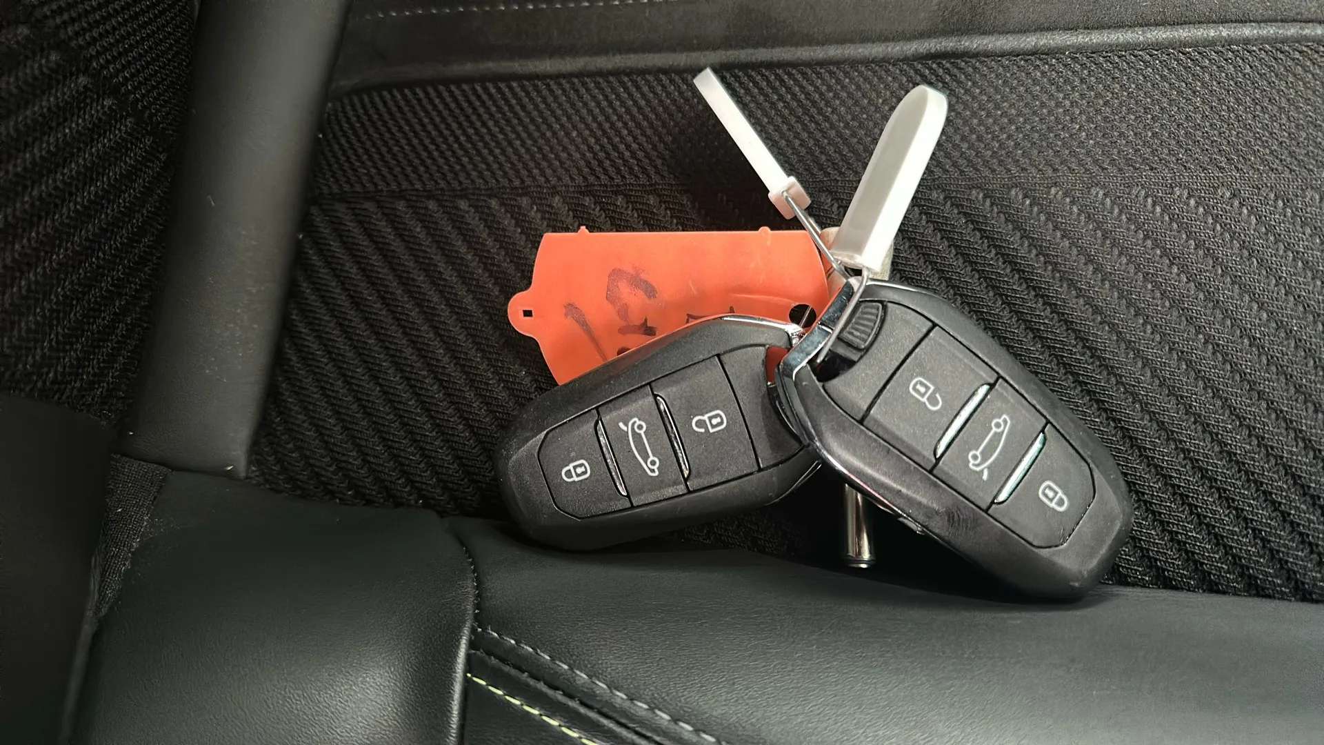 2024 PEUGEOT 408 2024 PEUGEOT 408