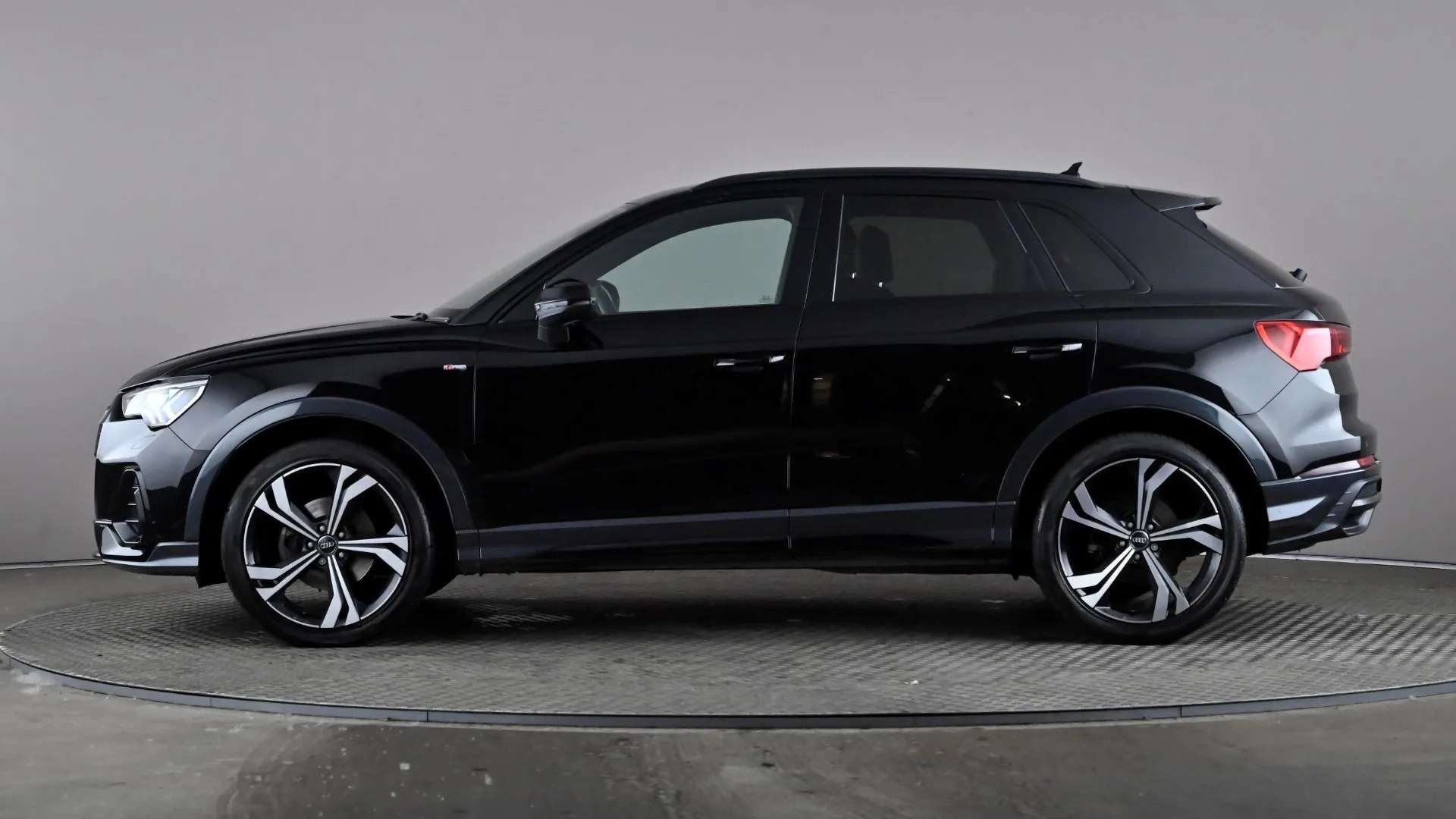 A 2020 AUDI Q3 35 TFSI Edition 1 S Tronic A 2020 AUDI Q3 35 TFSI Edition 1 S Tronic