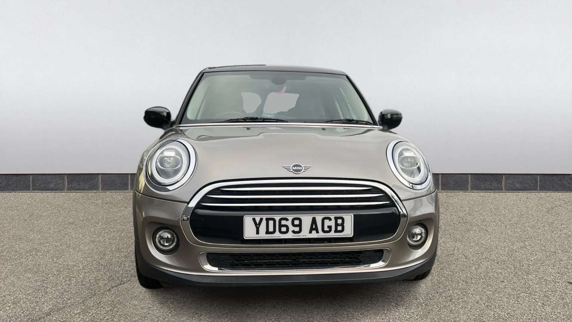 A 2020 MINI HATCH 1.5 Cooper Exclusive II Auto A 2020 MINI HATCH 1.5 Cooper Exclusive II Auto
